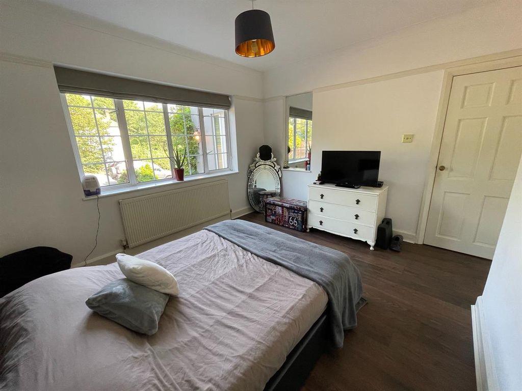 Highwood Hill, Mill Hill